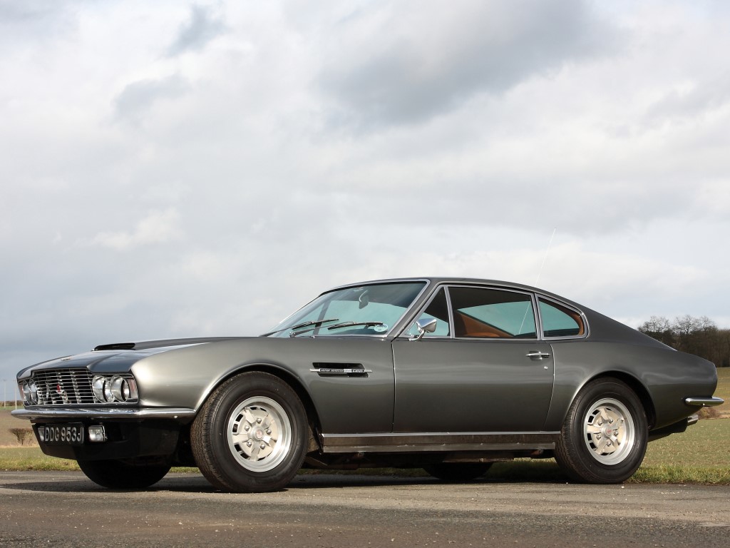 Aston Martin DBS V8 (Automatic)